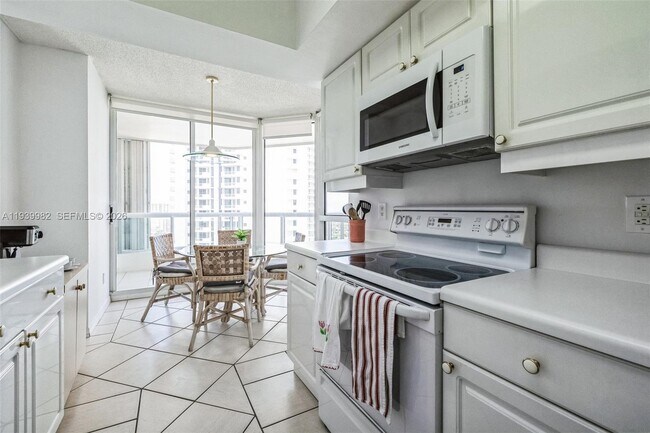 Building Photo - 21205 Yacht Club Dr