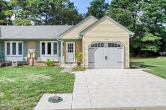 Building Photo - 12A Birchwood Dr