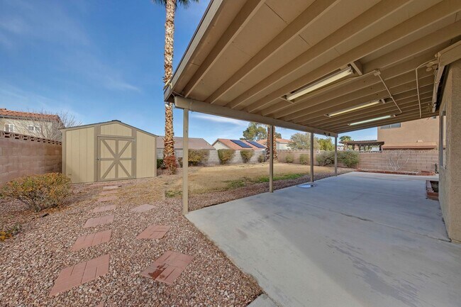 Building Photo - 3158 Laurel Ave