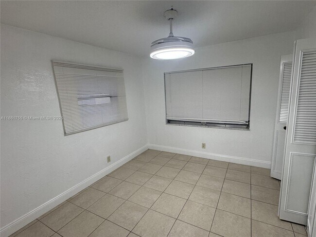 Building Photo - 7205 NW 76th Pl