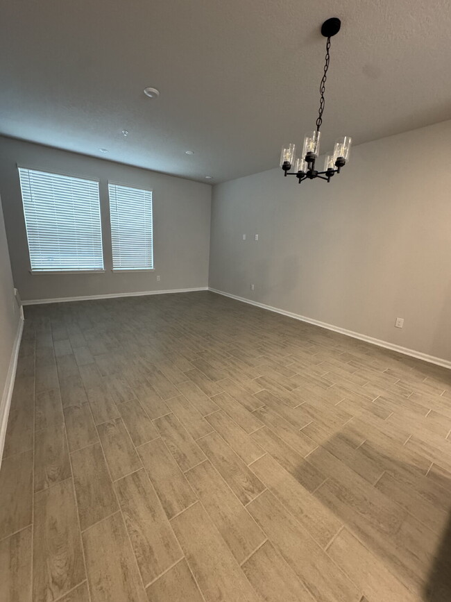 Building Photo - Luxury living in Downtown Jax with an atta...