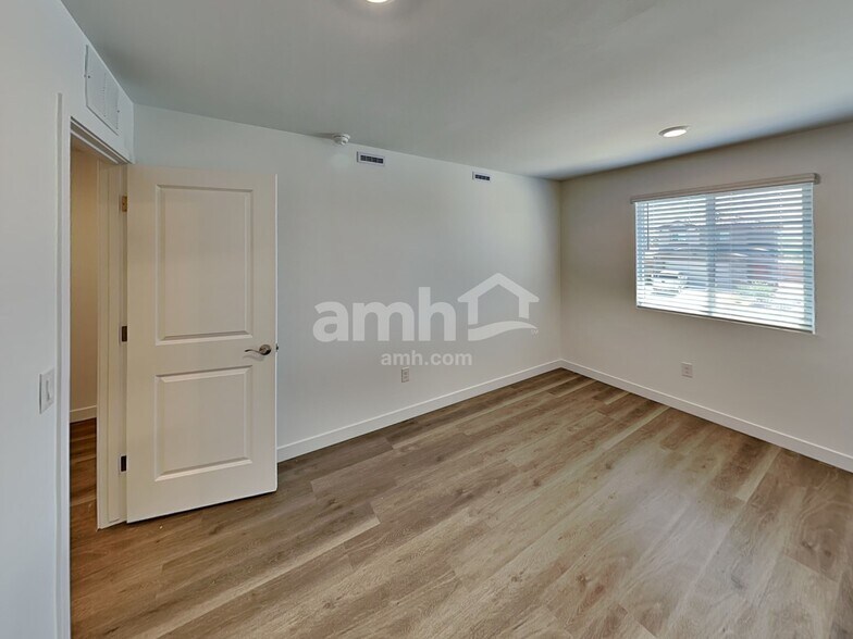 Building Photo - 9699 N Rancho Lozano
