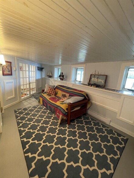 Building Photo - 33 Woods Pond Dr