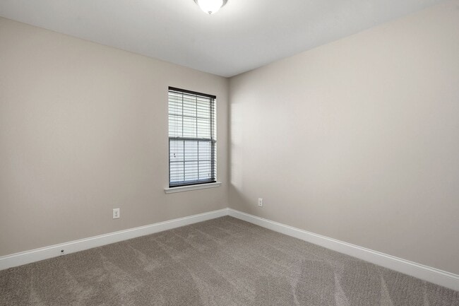 Building Photo - BEAUTIFUL single-Family home with $500 towards first month's rent- 2-Car Garage | Community Pool ...