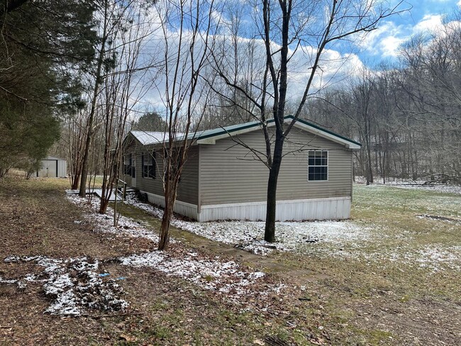 Building Photo - Country Living