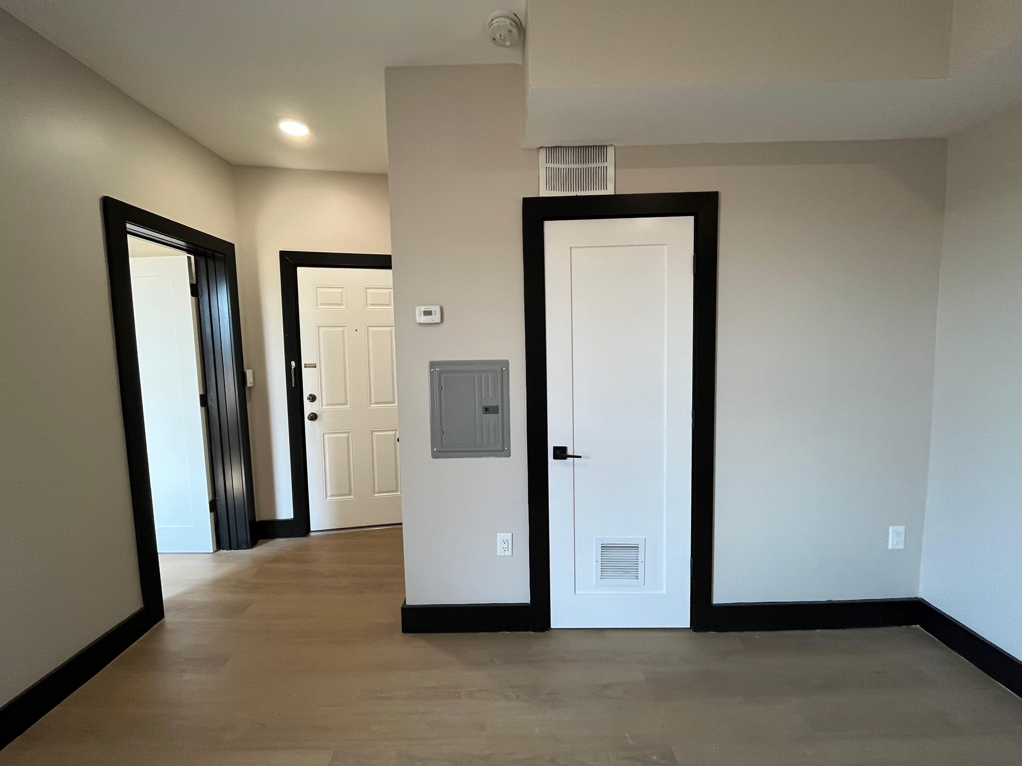 Building Photo - 104 Belmont Ave