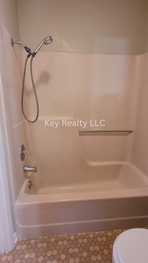 Building Photo - 602 - B Gary K - Pineville