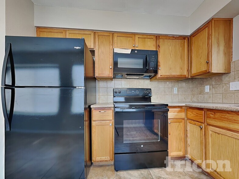 Building Photo - 13175 Pebblewalk Cir S