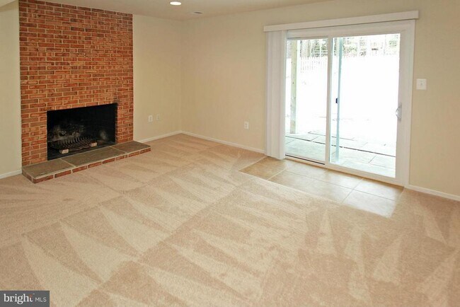 Building Photo - 9614 Tinsmith Ln