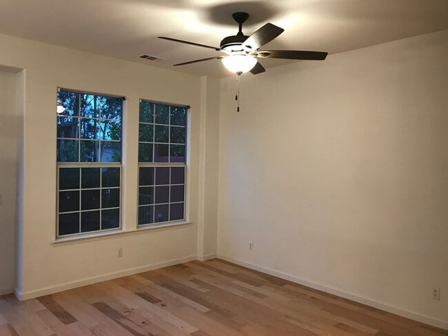 Building Photo - Groups Welcome! Nice Quiet Community One mile to downtown SLO