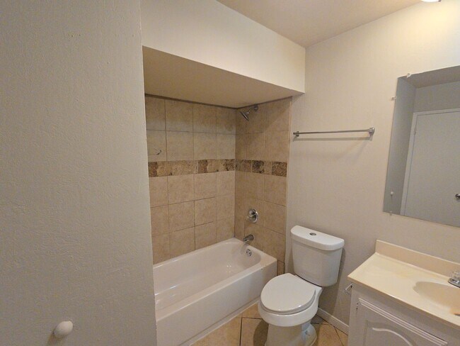 Building Photo - 3906 Postwood Dr