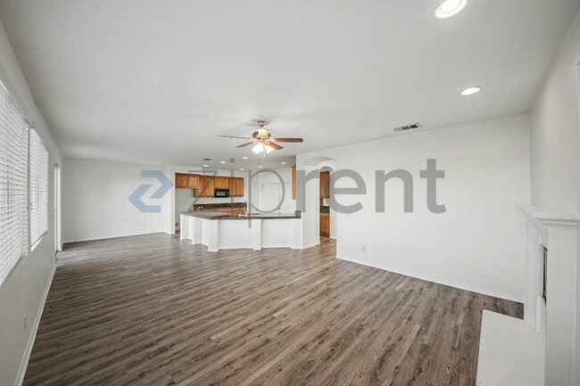 Building Photo - Unit