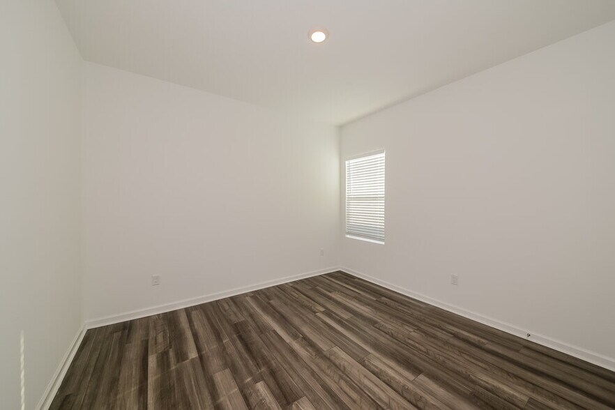 Building Photo - 996 Ocean Spray Dr