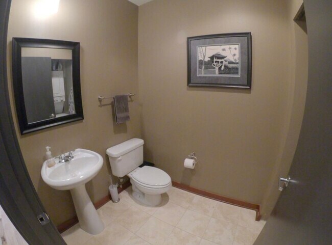 Half bath - 2716 Elliott Ave