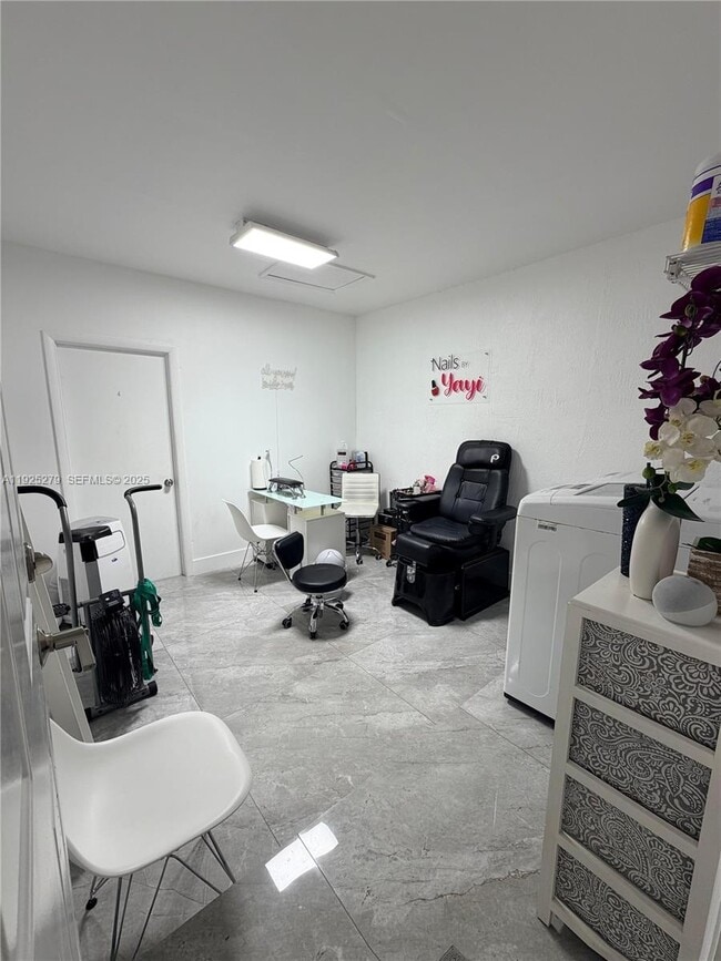 Building Photo - 14261 SW 94th Cir Ln