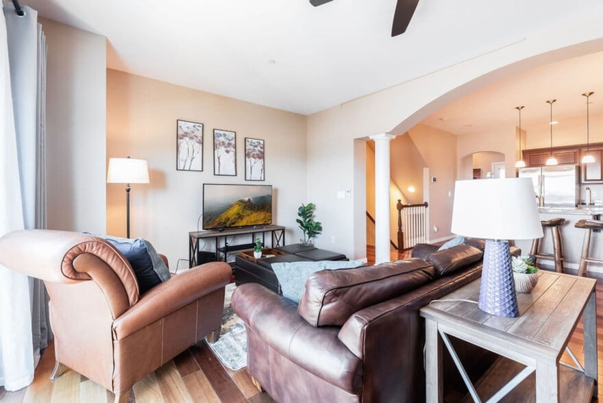 Building Photo - 2325 S G St