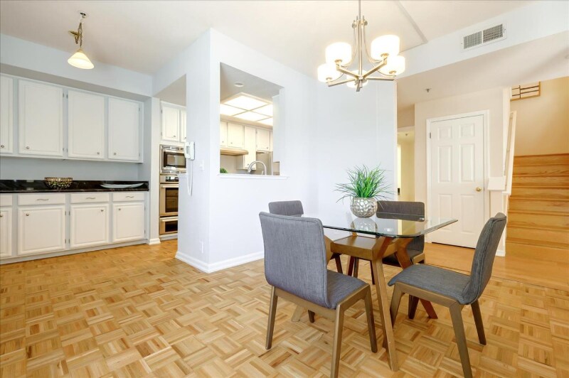 Building Photo - 430 Portofino Dr