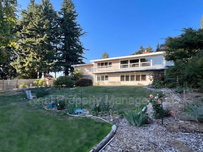 Building Photo - 129 E Wiser Lake Rd