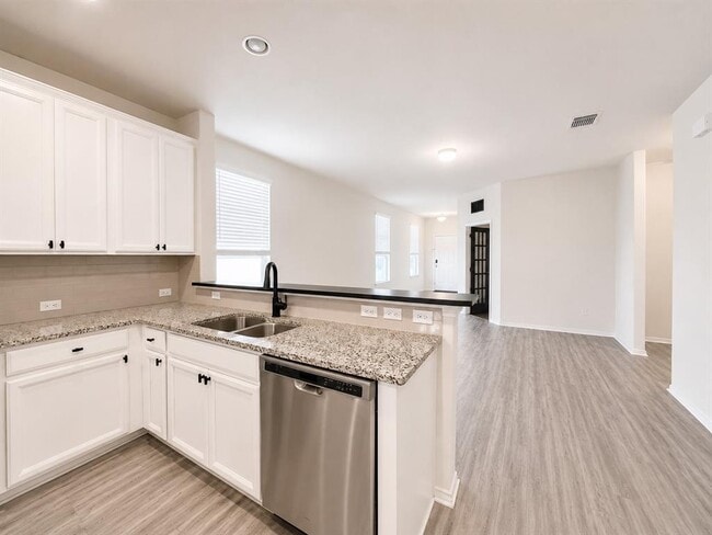 Building Photo - 220 Pepperbark Loop