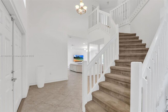 Building Photo - 420 Montclaire Dr