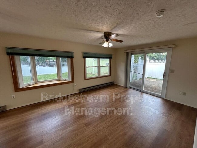 Building Photo - 7281 Klyemore Dr