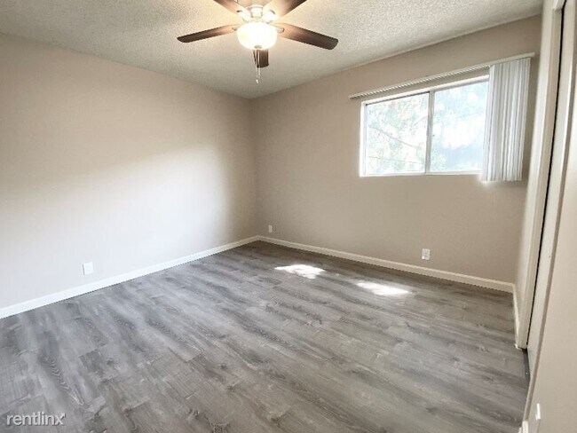 Building Photo - 1425 E Orange Grove Blvd