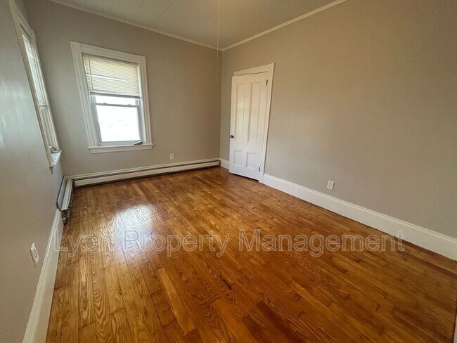 Building Photo - 34 Hodges Ave