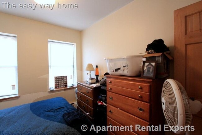 Building Photo - 43 Ivaloo St