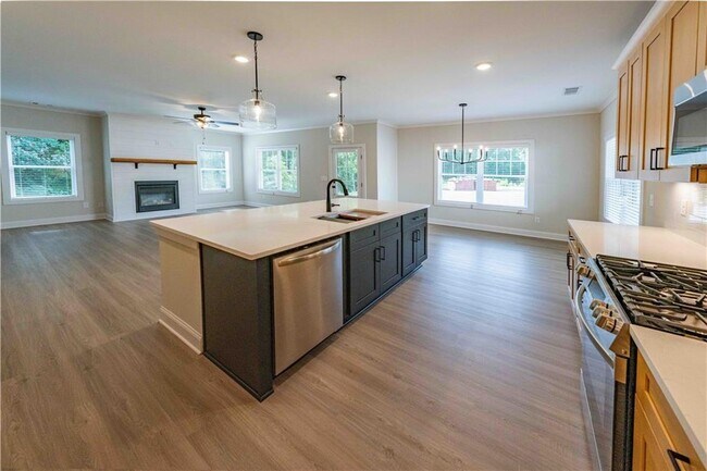 Building Photo - 373 Creek Wood Pk Dr