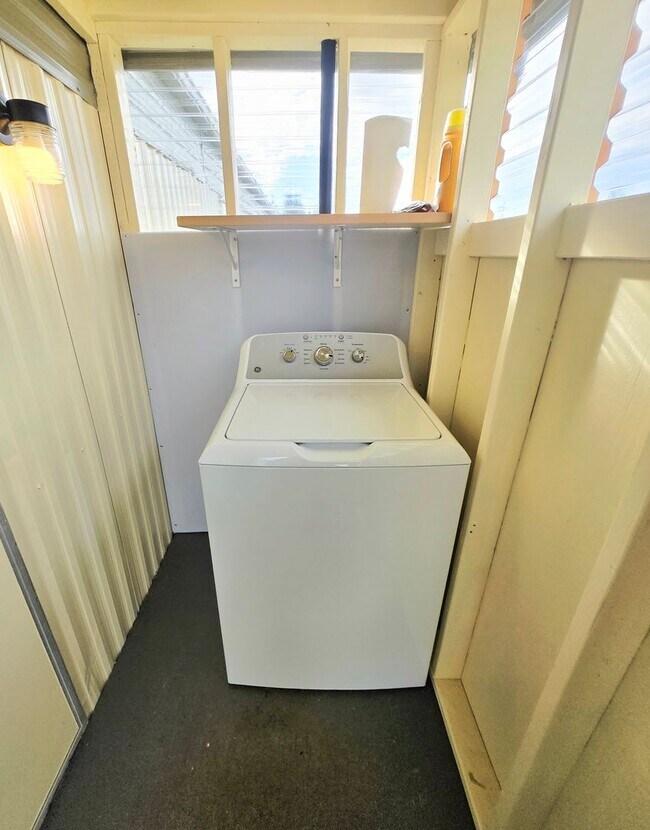 Building Photo - 2 Bed, 1 Bath - Move-In Ready in Cape George with Water Glimpses For Rent!