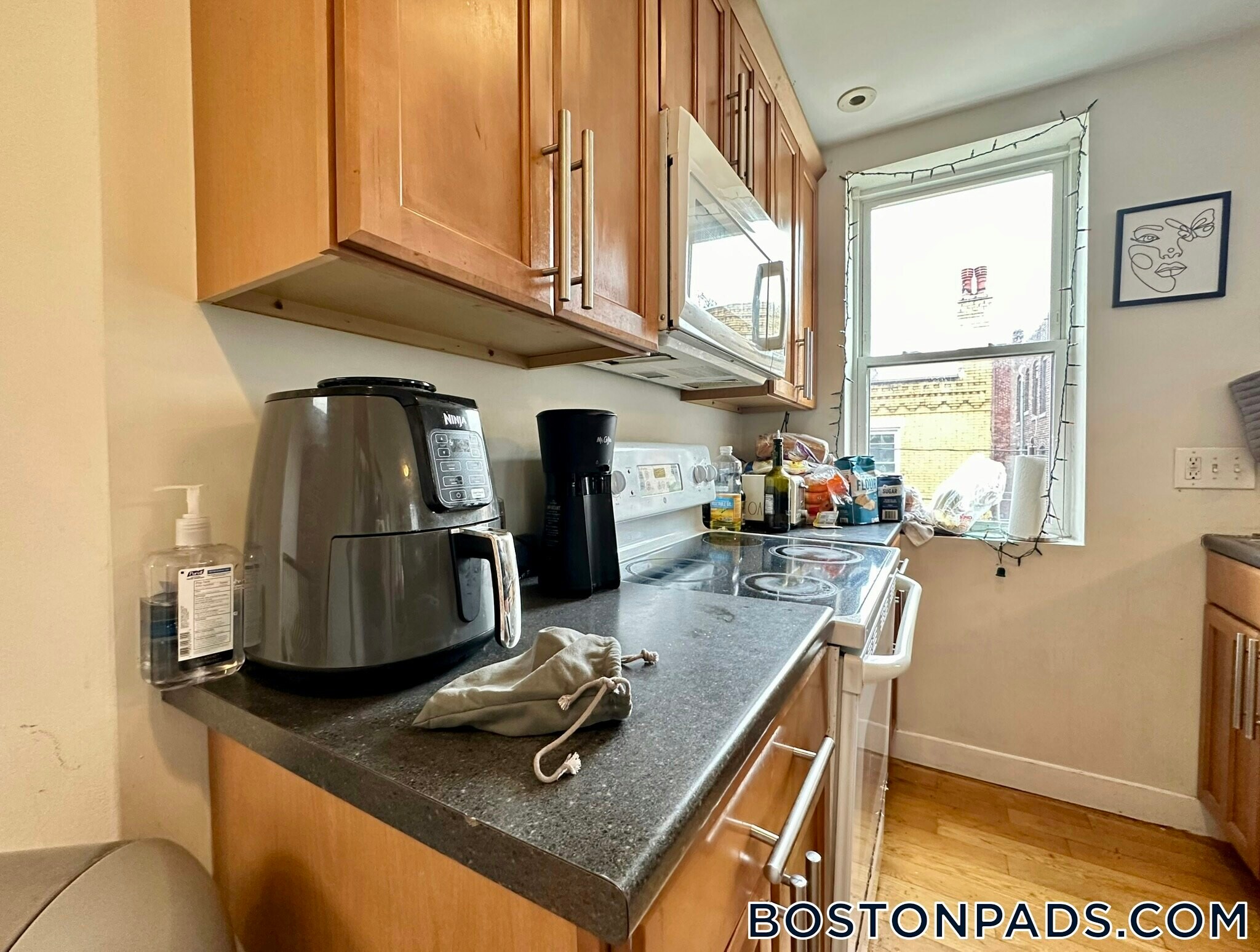 Building Photo - 836 Huntington Ave