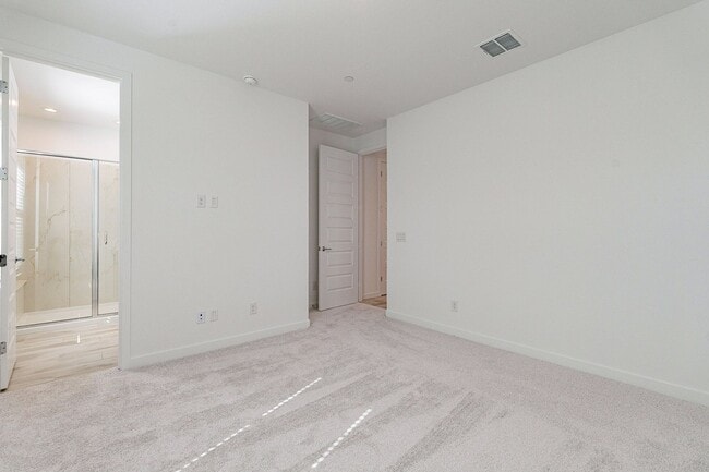 Building Photo - 2024 Luxury Townhome | 2-Car Garage, Quartz Kitchen & Resort Pool