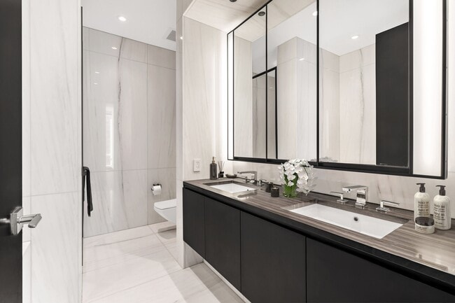 Building Photo - 157 W 57th St