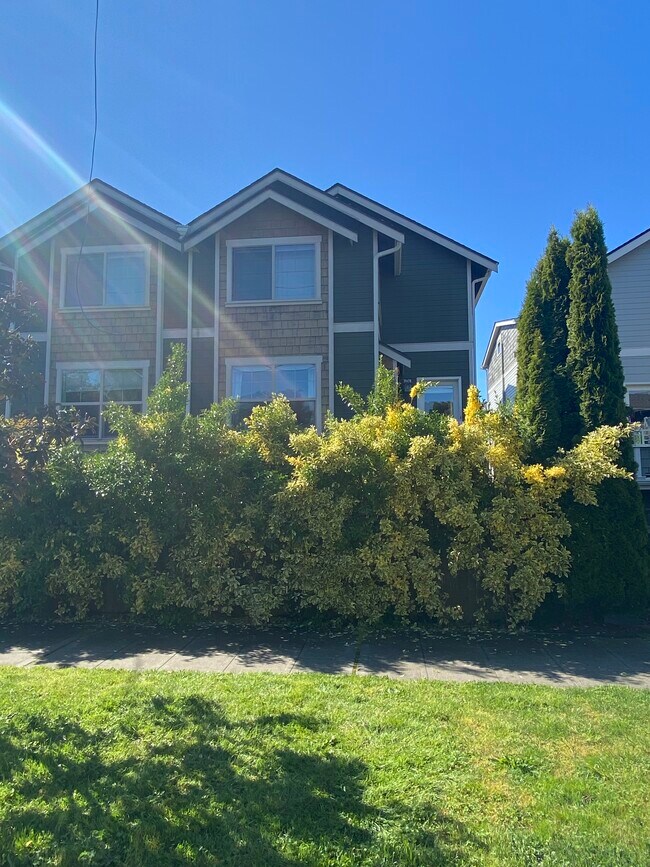 Building Photo - 2637 NW 56th St