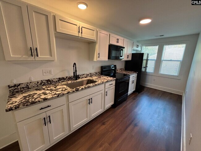 Building Photo - 329 S Saluda Ave