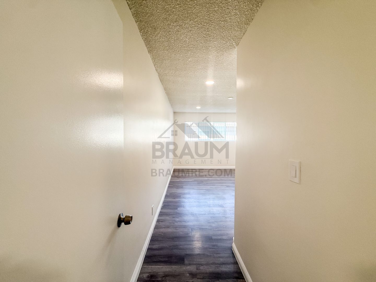 Building Photo - 6041 Whitsett Ave