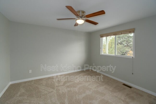 Building Photo - 223 N Liberty St