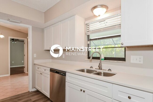 Building Photo - 3 Bedroom Pet-Friendly Home in SARASOTA, FL with Main Street Renewal