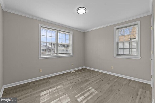 Building Photo - 2528 Wendover Rd