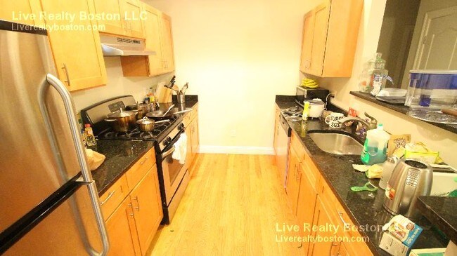 Building Photo - 141 Brighton Ave