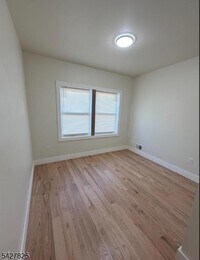 Building Photo - 10 Bruen Ave