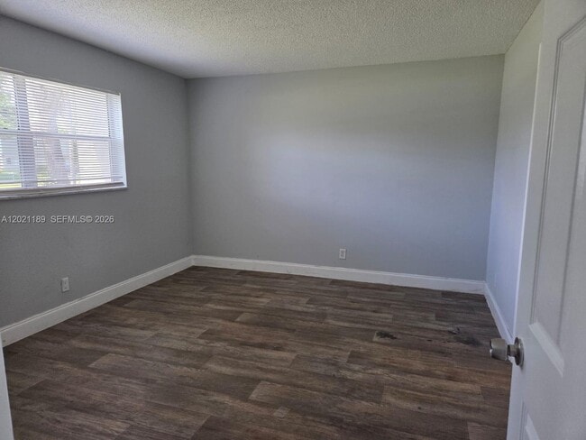 Building Photo - 8060 N Colony Cir
