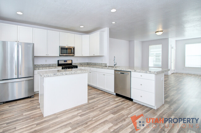 Building Photo - 1790 W Dalmeny Way