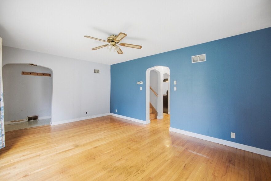Building Photo - 343 N 62nd St