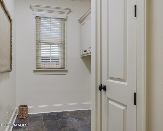 Building Photo - 202 Pendleton Blvd