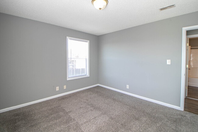 Building Photo - 145 Darlene Dr
