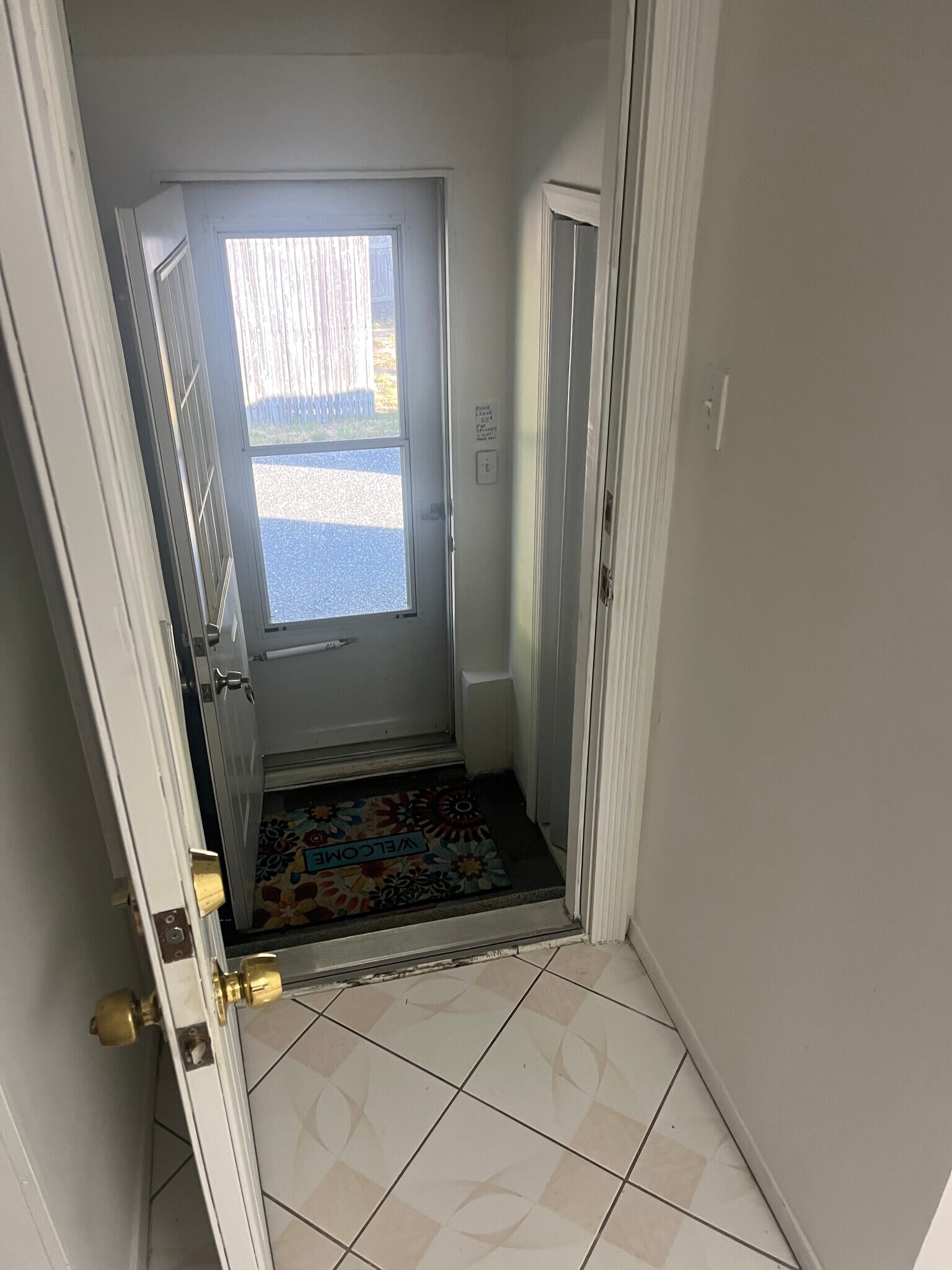 Building Photo - 31 Oaktree Dr