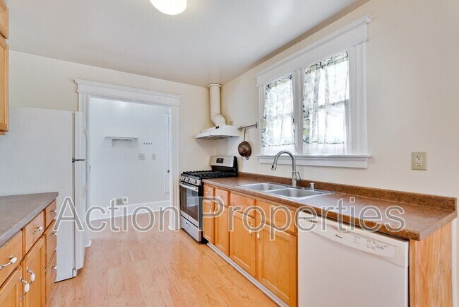 Building Photo - 1610 California St