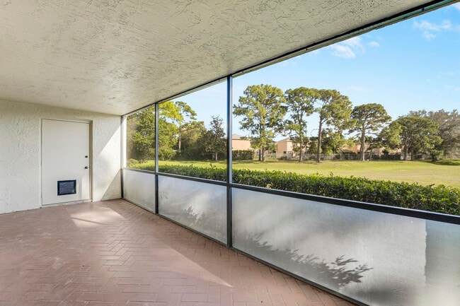 Building Photo - 6489 Chasewood Dr