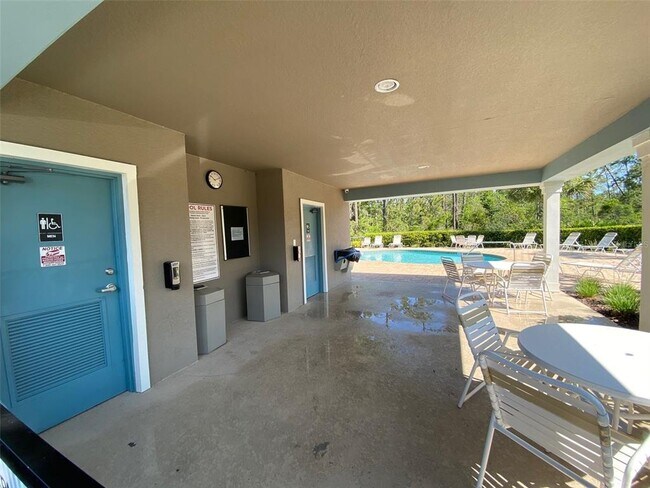 Building Photo - 521 White Coral Ln